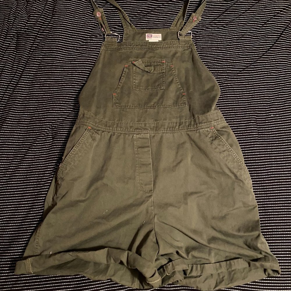VINTAGE ARMY GREEN OVERSIZED OVERALL SHORTS
